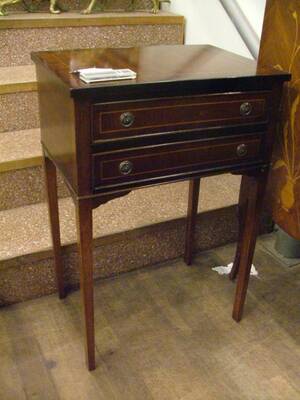 Hallbord, med lådor