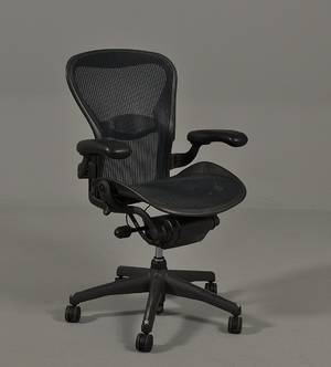 Donald Chadwick  William Stump Multijusterbar kontorstol model Aeron