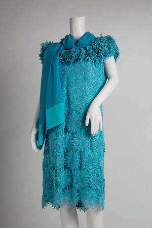 Kleid Modellkleid mit Schal, Atelier Concuch, blau, 60er Jahre 2