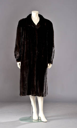 Saga Mink. Pelsfrakke med hue, str. 4244 2