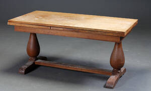 Spisebord med udtræk, egetræ, 1900-tallet