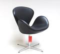 Arne Jacobsen 1902-1971. Svanen, model 3320 med originalt sort classic læder Red Label. Ny høj model