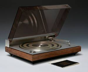 Bang  Olufsen. Beogram 3000 pladespiller