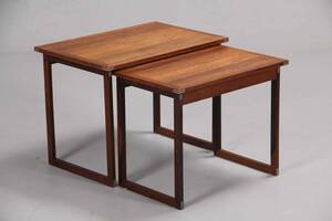 Dansk møbelproducent. Par indskudsborde af palisander