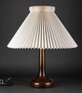 Le Klint  Holmegaard bordlampe  Denne vare er sat til omsalg under nyt varenummer 4592902