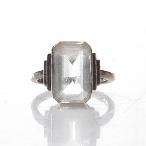 Wiwen NIlsson ring med bergkristall 