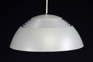 Arne Jacobsen. AJ pendel