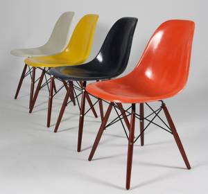 Charles Eames. Sæt på fire skalstole 4