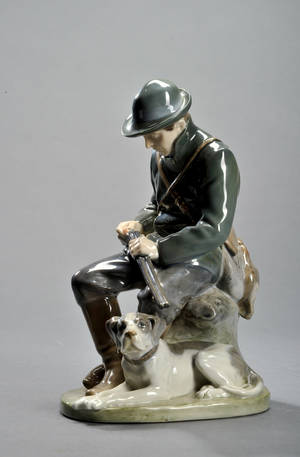 Kgl. P. Figur af porcelæn Jæger  nr. 1087