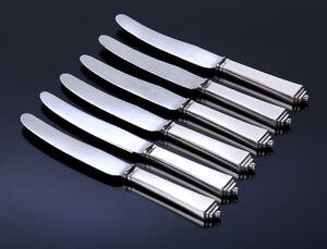 Harald Nielsen for Georg Jensen, seks frugtsmørknive med skafter af sølv, 1930erne. 6
