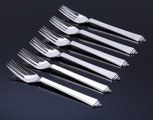 Harald Nielsen for Georg Jensen. Pyramide 6 gafler af sterlingsølv. 6