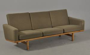 Hans J. Wegner, 1914-2007 3-pers.sofa af eg med uld, Getama