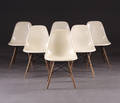 Charles Eames 1907- 1978. Sæt på seks skalstole, råhvid 6
