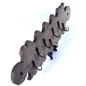 KÖTTHÄNGARE, trä och smide, 1800-tal.