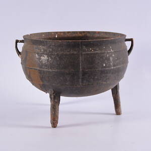 GRYTA på 3 ben, gjutjärn, 1900-talets första hälft.