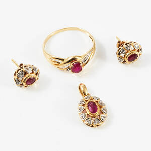 Ring hänge örhängen guld rubiner smådiamanter