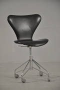 Arne Jacobsen 1902-1971 Kontorstol model 3217, sort læder