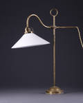 Bordlampe med glasskærm 1900 - tallets første halvdel.