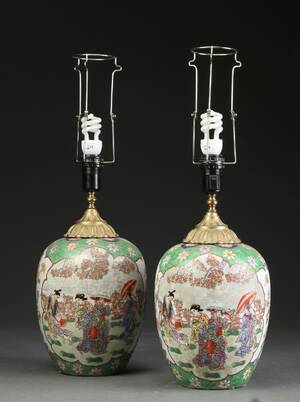 Et par bordlamper af porcelæn. Kina, 1900-tallet 2