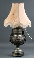 Bordlampe af patineret metal  Denne vare er sat til omsalg under nyt varenummer 4582181