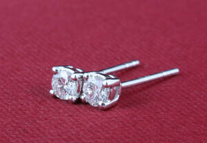 Earrings in 18k with brilliant cut diamonds 0.40 ct