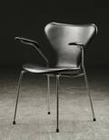 Arne Jacobsen. Armstol model 3207, sort læder