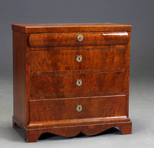 Kommode af mahogni, ca. 1900 Denne vare er sat til omsalg under nyt varenummer 4188466