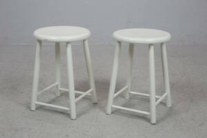 PALLAR, ett par, vitlackerade