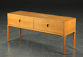 Aksel Kjersgaard. Kommode  lav skænk af egetræ, model 394