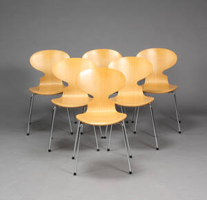 Arne Jacobsen. Seks Myren spisestole  stabelstole, model 3101 6