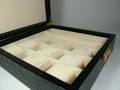 Uhrenbox mit schwarzem Leder, Krokoprägung