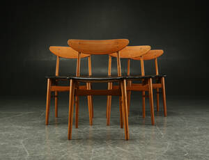 Farstrup. Fire stole af teak og egetræ 4