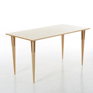 Bruno Mathsson bord med slitsade ben