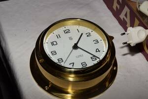 Väggur Philips, batteridrivet, diam 17 cm