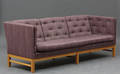 Erik Ole Jørgensen 1925 - 2002. Fritstående sofa, model EJ-315