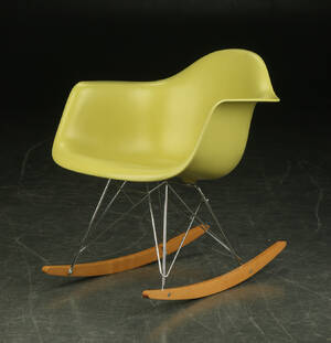Charles Eames. Gyngestol model RAR grøn  ahorn 