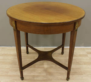 Salongsbord, sengustaviansk stil.