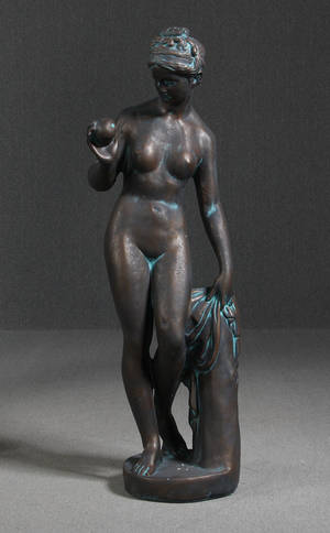 Figur. Nøgen kvinde med æble, bronzepatineret