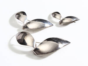 Regitze Overgaard for Georg Jensen. Brocher, sterling sølv 3