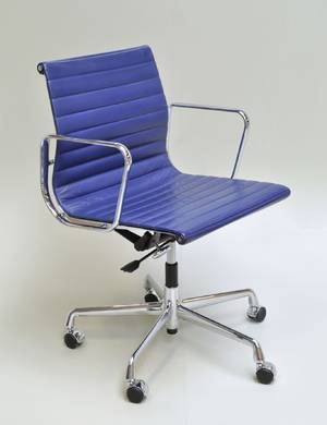 Charles Eames 1907 - 1978. Kontorstol, model EA-117