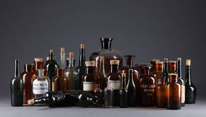 Samling apotekerglas, krukker og morter 34