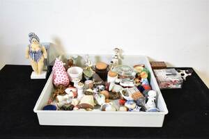 Parti keramik bl.a figuriner högsta 27 cm