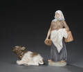 Royal Copenhagen. Figurer af porcelæn Malkepige og liggende kalv 2