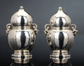 Georg Jensen. Et par saltbøsser af sterlingsølv, dessin nr. 724 2