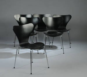 Arne Jacobsen 1902-1971. Seks stole model 3107. 6