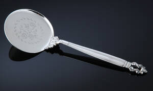 Johan Rohde for Georg Jensen Konge Acorn serveringsspade af sølv, anno 1927