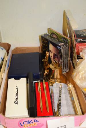 Pennor, malmbjällra mm.