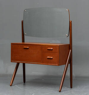 Dansk møbelproducent Sminkebord - teaktræ Denne vare er sat til omsalg under nyt varenummer 4160291