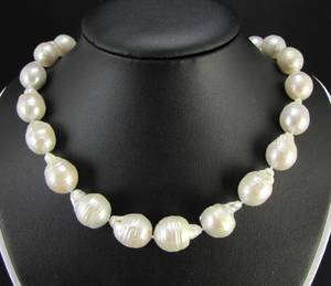 Barockes Südseezuchtperlcollier ca. 19,8 x 14,9 mm - 14,7 x 11,4 mm