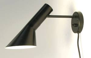 Arne Jacobsen 1902- 1971. AJ-væglampe